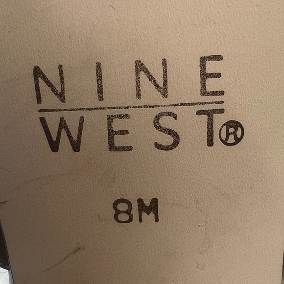 Nine West Gold Effie Block Heel Sandals Size 8 Women’s - Picture 2 of 11